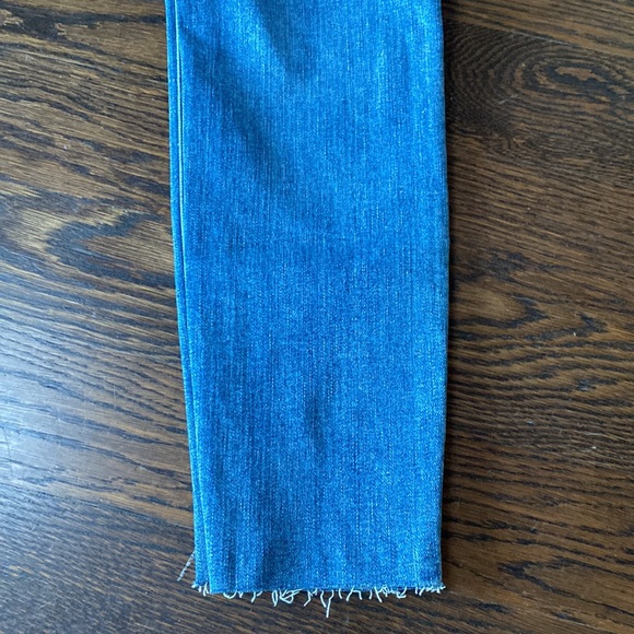 NWT J Brand Alana High Rise Crop Skinny Jeans Delphi Fabric Denim Raw hem, sz 26 - Picture 8 of 16